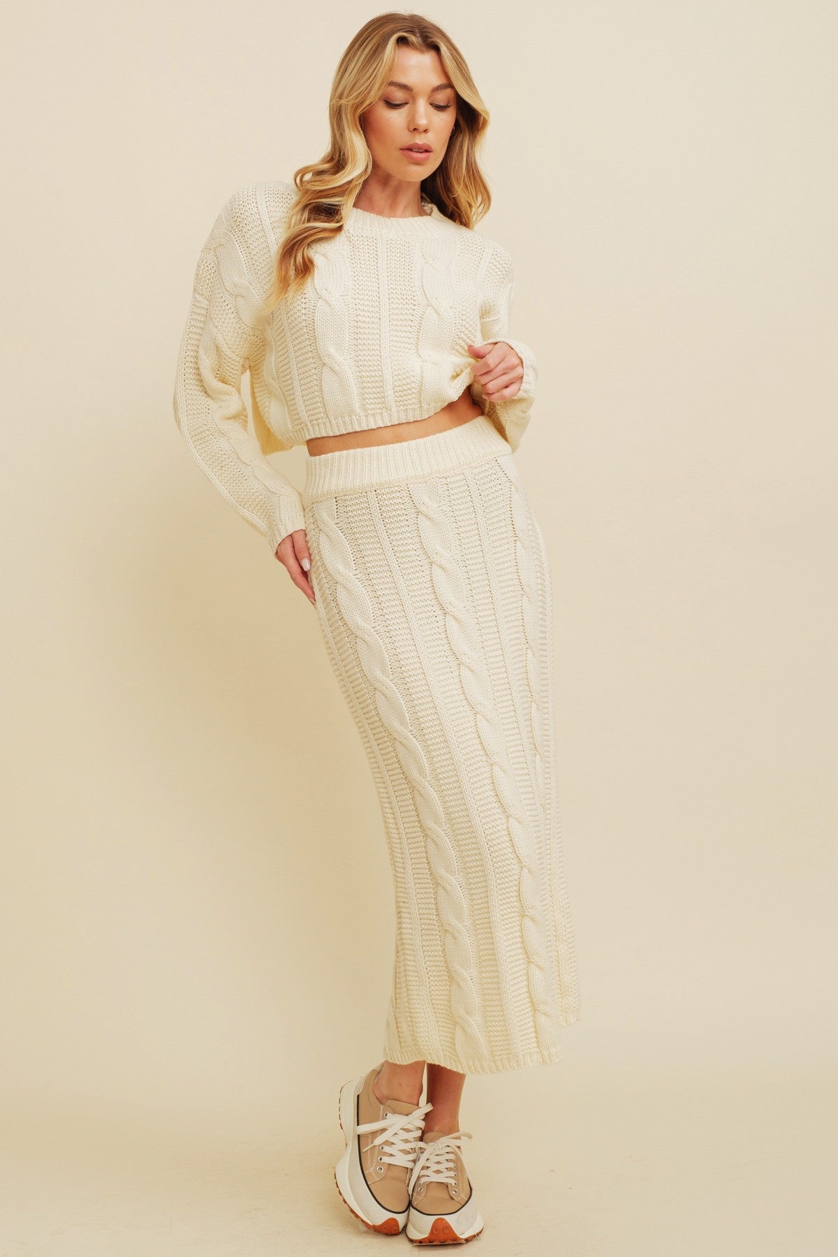 CREAM KNIT SKIRT (set sold separately)