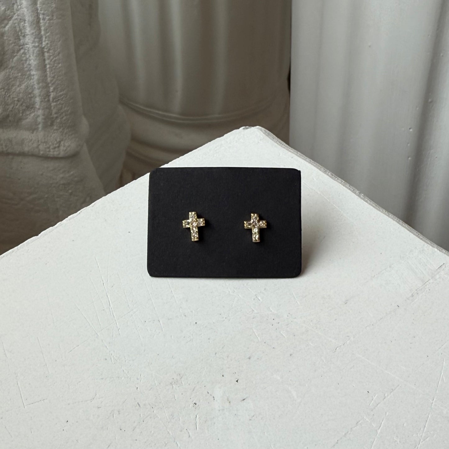 CROSS STUDS