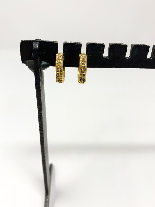 DOUBLE ROW PAVE HUGGIES