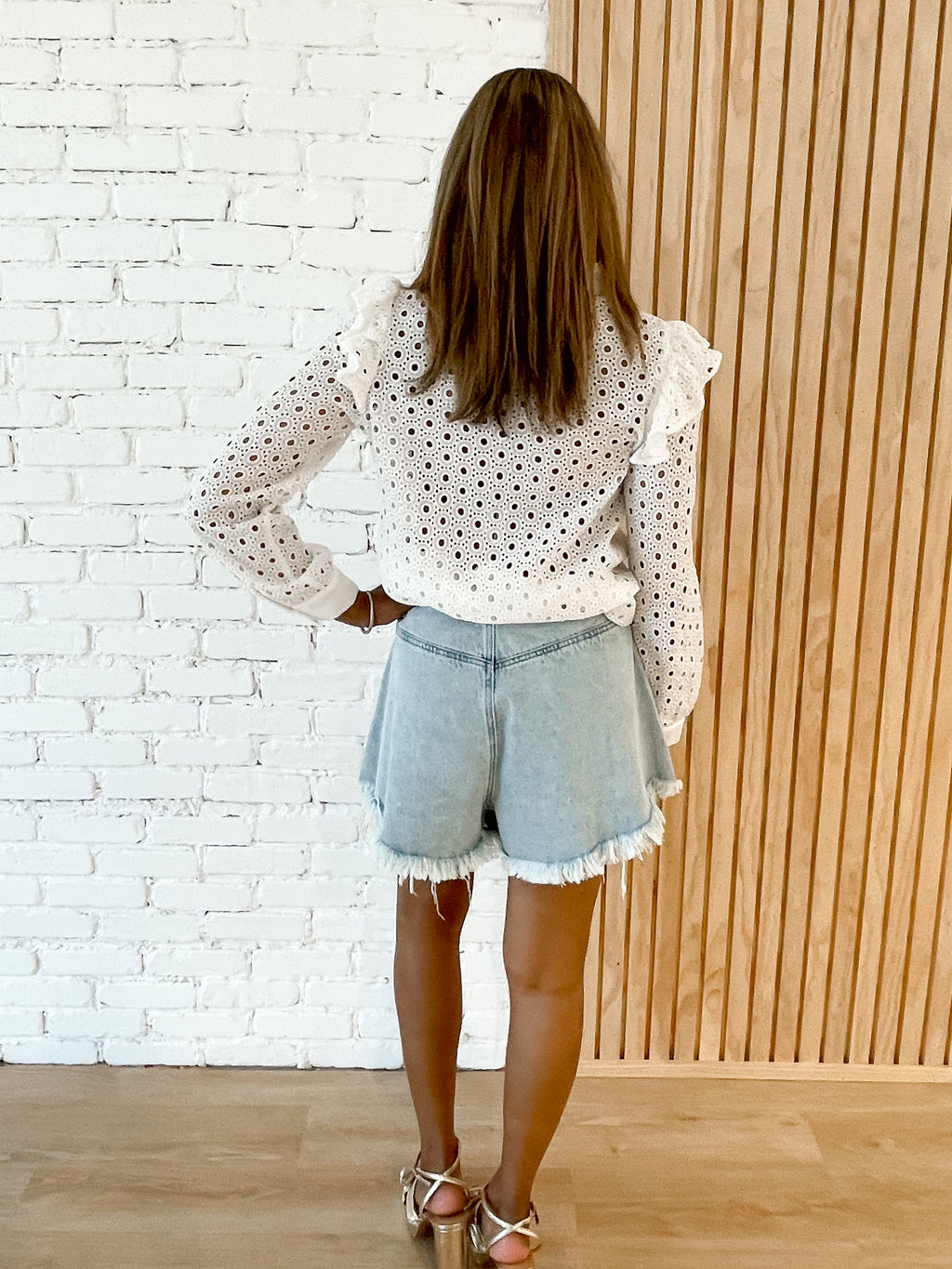 OFF WHITE EMBROIDERY EYELET BLOUSE